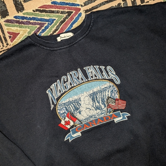 Niagara Falls Cropped Crew - Picture 2 of 2